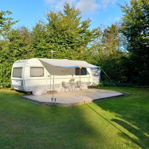 Campingvogn på store plads