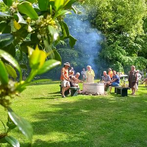 Hygge på bålpladsen